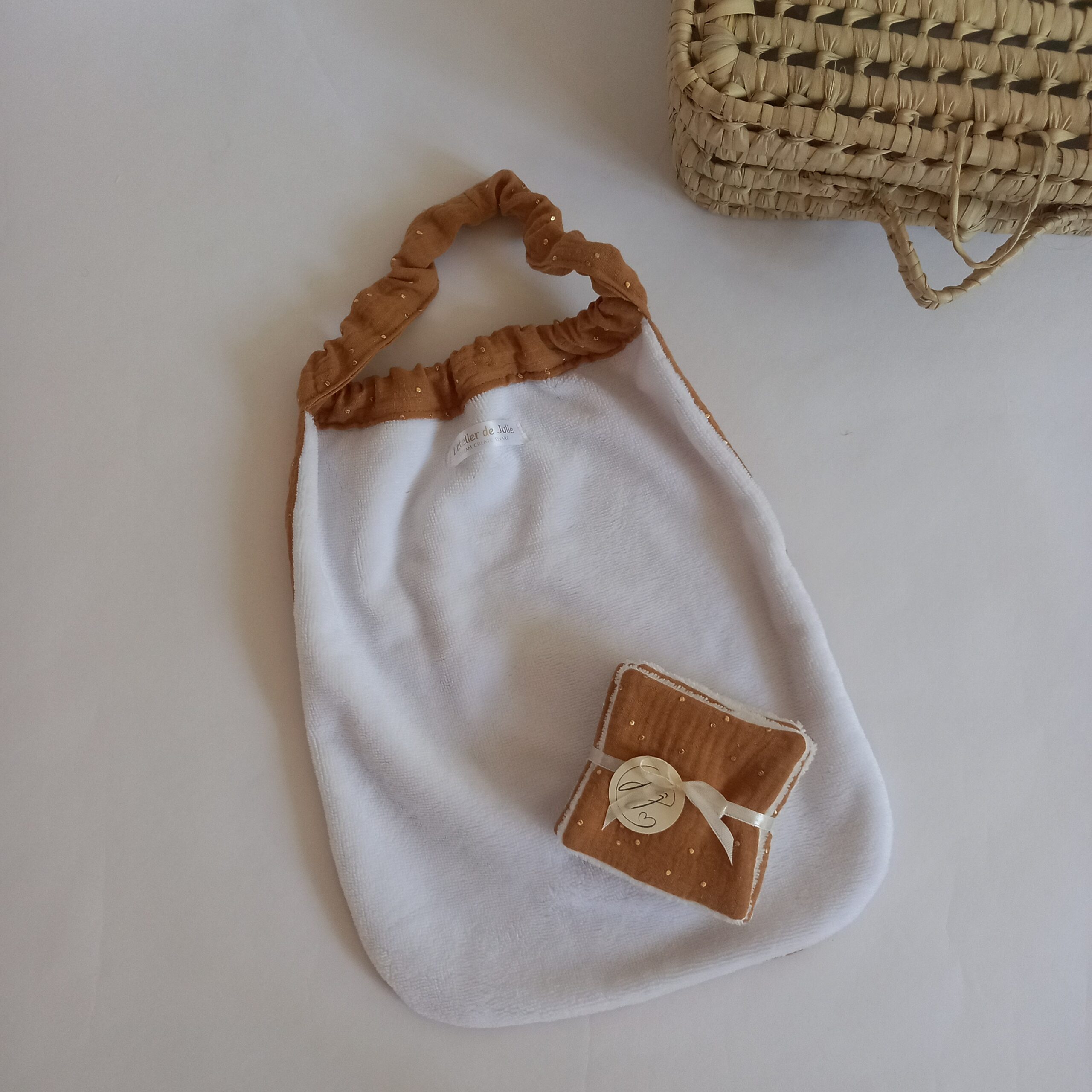 Bavoir maternelle – Pompon Coton