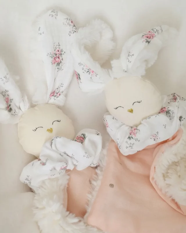 𝐄𝐧 𝐌𝐚𝐢 𝐟𝐚𝐢𝐬 𝐜𝐞 𝐪𝐮'𝐢𝐥 𝐭𝐞 𝐩𝐥𝐚î𝐭 !
C'est aussi le concept de l'atelier!
Nous co-creons ensemble pour vos tout-petits : vous choisissez les formes, les matières, les couleurs et j'assemble ! 

Tu n'aimes pas avoir l'embarras du choix ? 
Je choisis pour toi ! 🤗

Belle soirée
Julie

#doudoulapin #doudoupersonnalisé #madeinfrance #creatricebebe