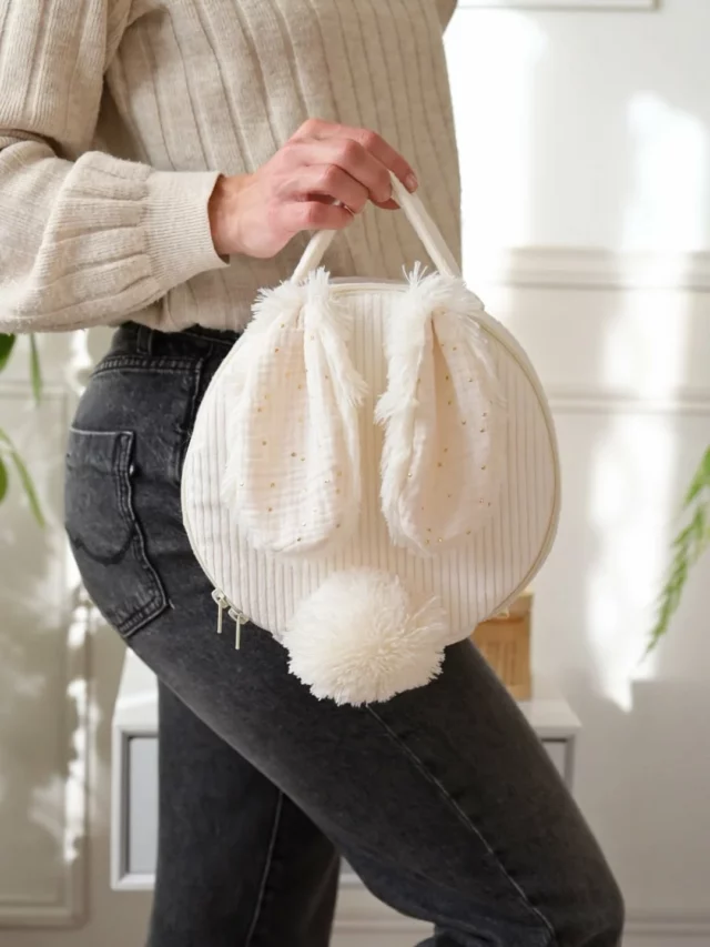 𝐂𝐡𝐨𝐢𝐬𝐢 𝐭𝐨𝐧 𝐥𝐚𝐩𝐢𝐧 𝐞𝐭 𝐩𝐞𝐫𝐬𝐨𝐧𝐧𝐚𝐥𝐢𝐬𝐞 𝐥𝐞 !
Ici vos Vanity Bunny Mummy & sac à dos lapin ! 
Hmmmm les jolis sac à dos en cours de création pour la Rentrée des classes 🥰

Belle soirée
Julie

/!\ le sac à dos lapin est un modèle protégé, sa reproduction destinée à la vente est interdite/!\

#sacados #sacpersonnalisable #saclapin #bunnybag #vanitylapin #sacadoslapin #saclapinpersonnalisé #creationfrancaise #cadeaudenaissance #vanitypersonnalisé