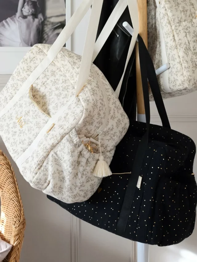 𝐂𝐡𝐨𝐢𝐬𝐢𝐫 𝐜'𝐞𝐬𝐭 𝐬'𝐚𝐟𝐟𝐢𝐫𝐦𝐞𝐫 🤭🤗 : tout l'avantage du sur mesure !

Ici quelques unes de vos belles envies
Sac à langer et week-end, sac lapin, trousse l'Essentielle, et double vanity qu'on adore toujours autant ! 🤗

Mille mercis de votre confiance 
Belle après midi
Julie

/!\ le sac à dos lapin est un modèle protégé, sa reproduction destinée à la vente est interdite/!\ 

#saclapin #sacalanger #sacpersonnalisé #troussepersonnalisée #creatricefrancaise #sacmaternité #sacadospersonnalisable #bunnybag