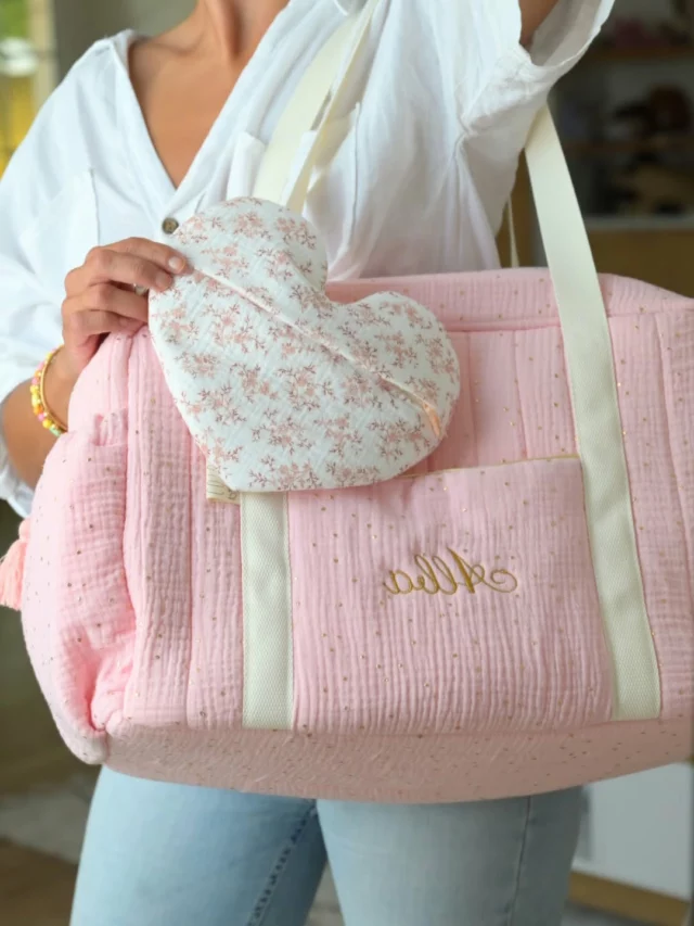 𝐒𝐚𝐜 à 𝐥𝐚𝐧𝐠𝐞𝐫, sac week-end, sac à dos Féérie, trousses coeur ..! Par ici tu créés tout selon tes envies 🤗

Belle journée
Julie 

#sacalanger #sacalangerpersonnalisé #sacadospersonnalisé #sacfeerie #sacpersonnalisé #sacvoyage #sacweekend #troussecoeur #troussepersonnalisable #troussematernité
